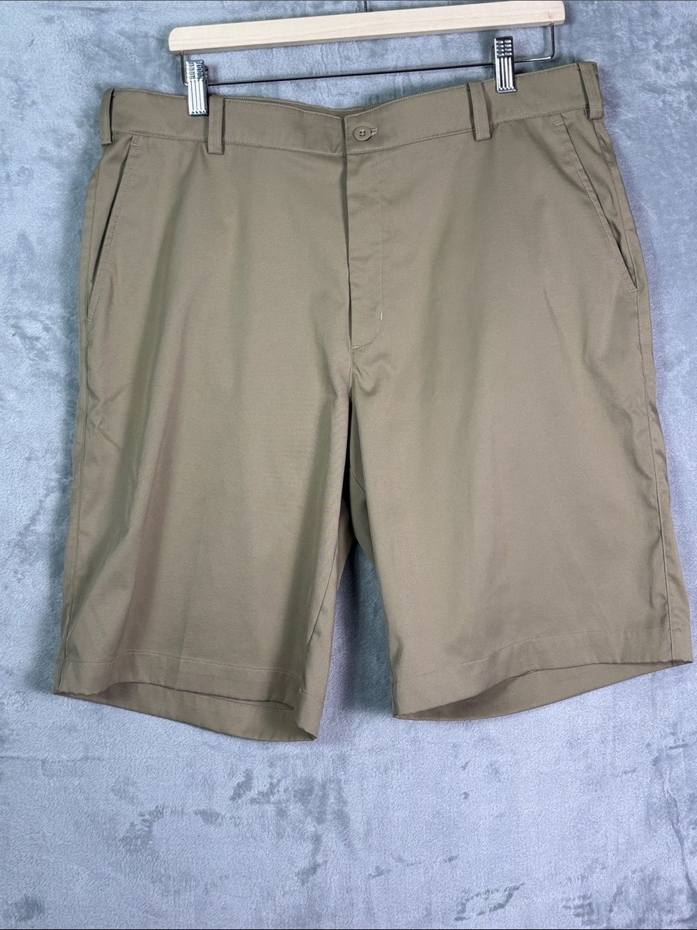 Nike Golf Khaki Tan Athletic Shorts Men’s Size 36